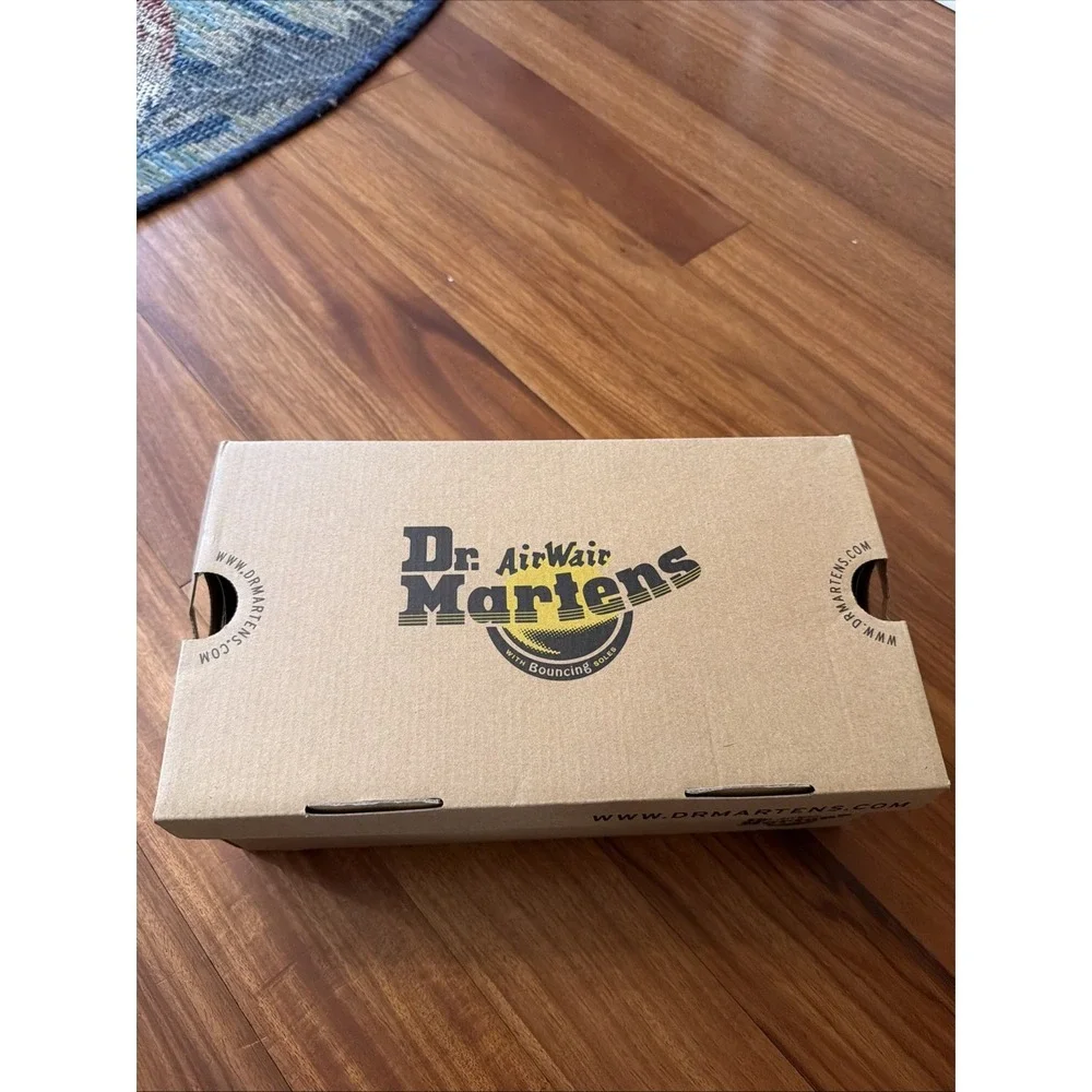 Dr. Martens Klaire J White Juniors Girls Sandals Strappy Size US 1 New With Box